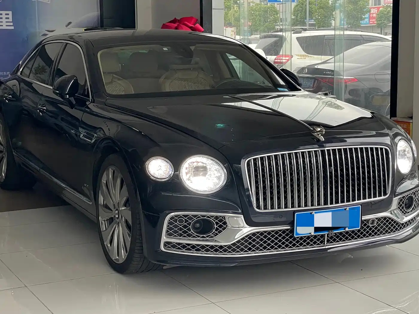 Bentley Flying Spur 2020 6.0T W12 Standard Edition фото 3