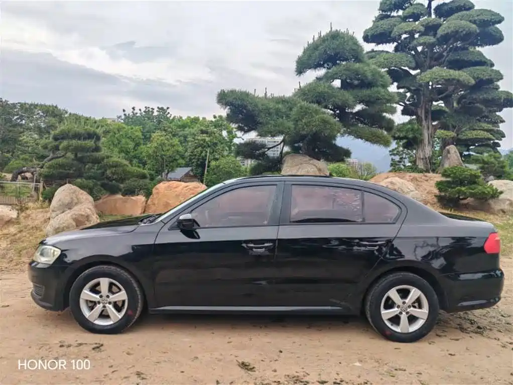 Volkswagen Lavida 2013 Facelift Classic 1.6L Automatic Trend фото 5