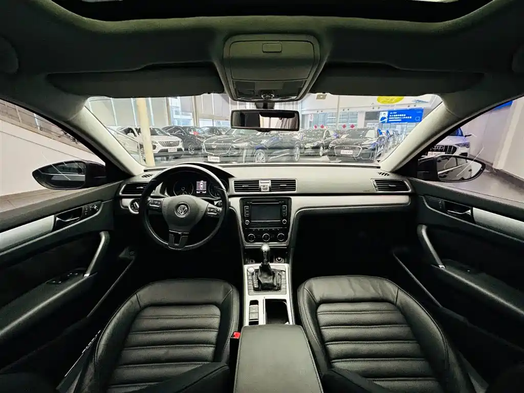 Volkswagen Passat 2014 2.0TSI DSG Executive Edition фото 14
