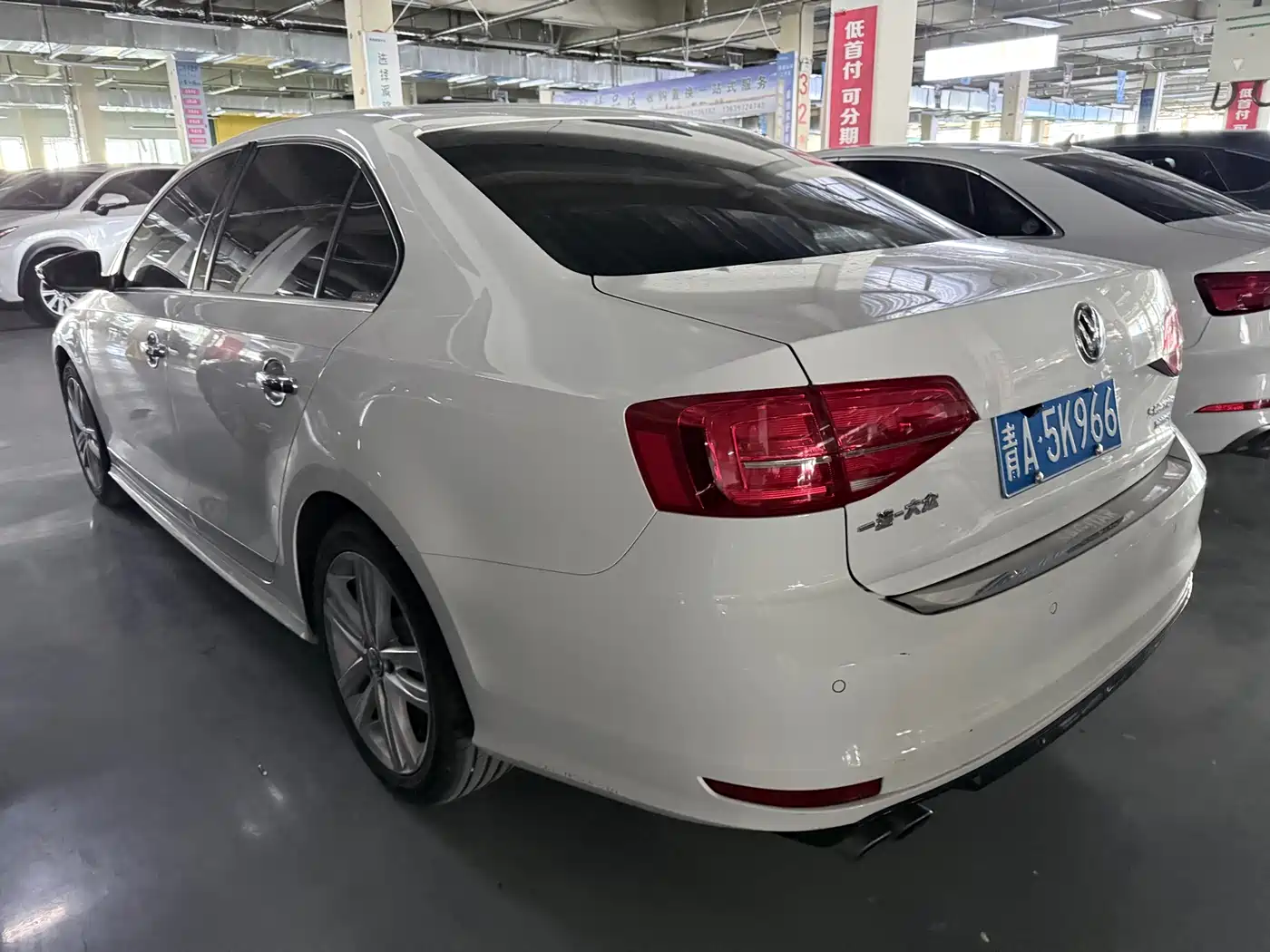 Volkswagen Sagitar 2018 280TSI DSG Spark Edition фото 17