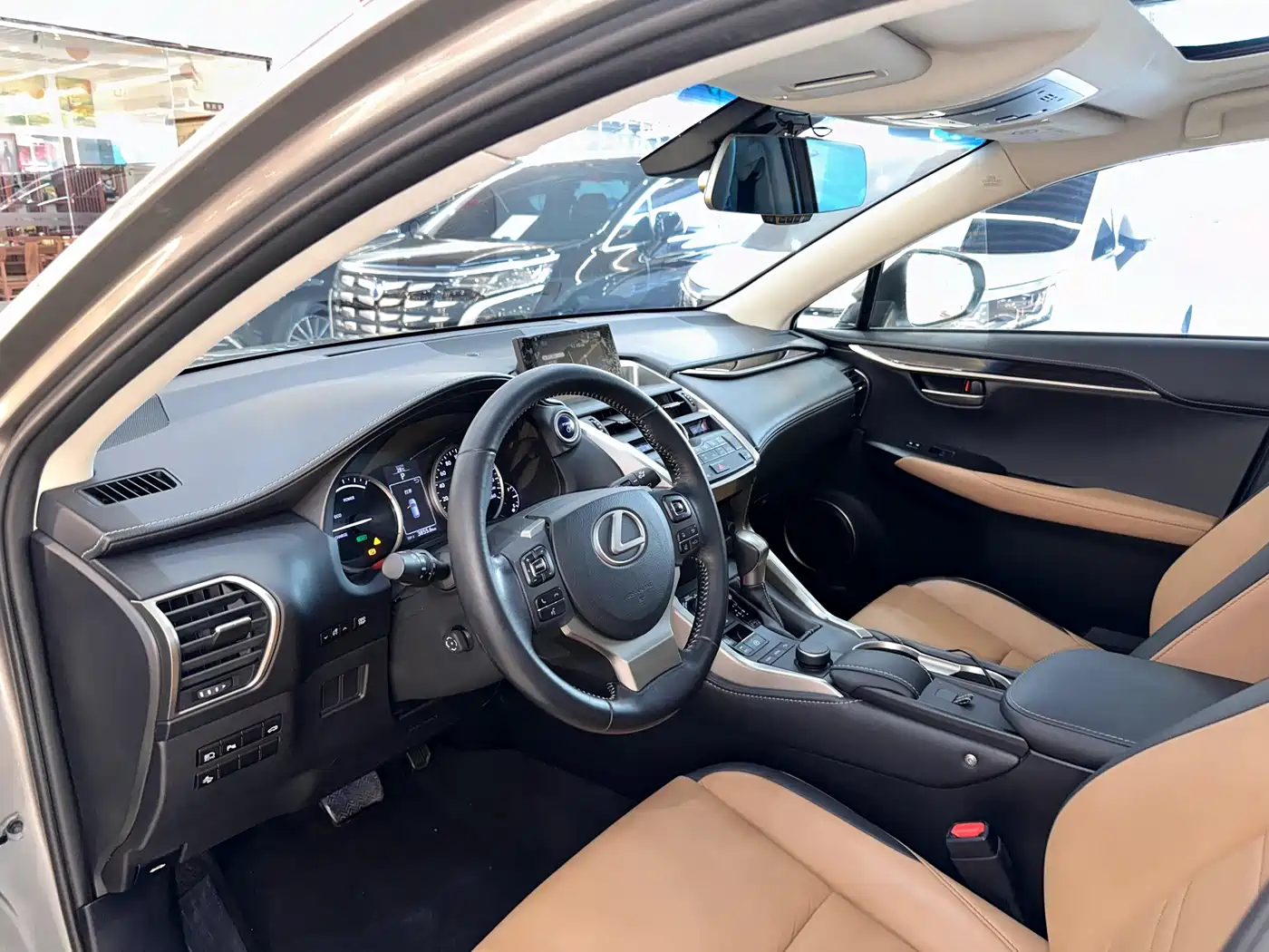 Lexus NX 2015 300h AWD F SPORT фото 7