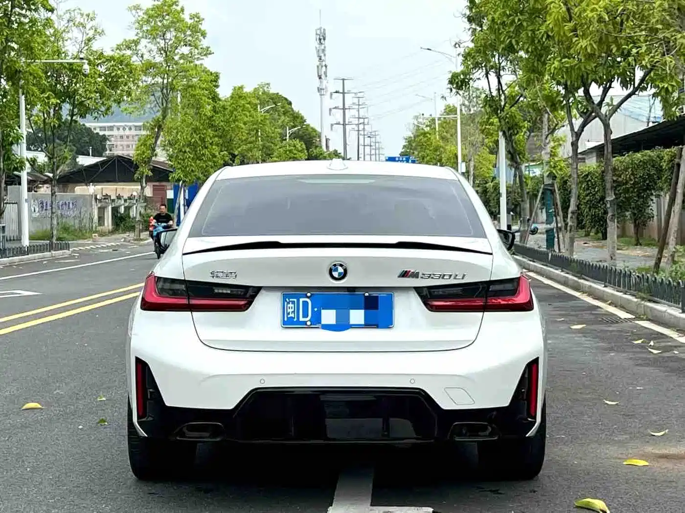 BMW 3 Series 2025 330Li M Sport Night Edition фото 8