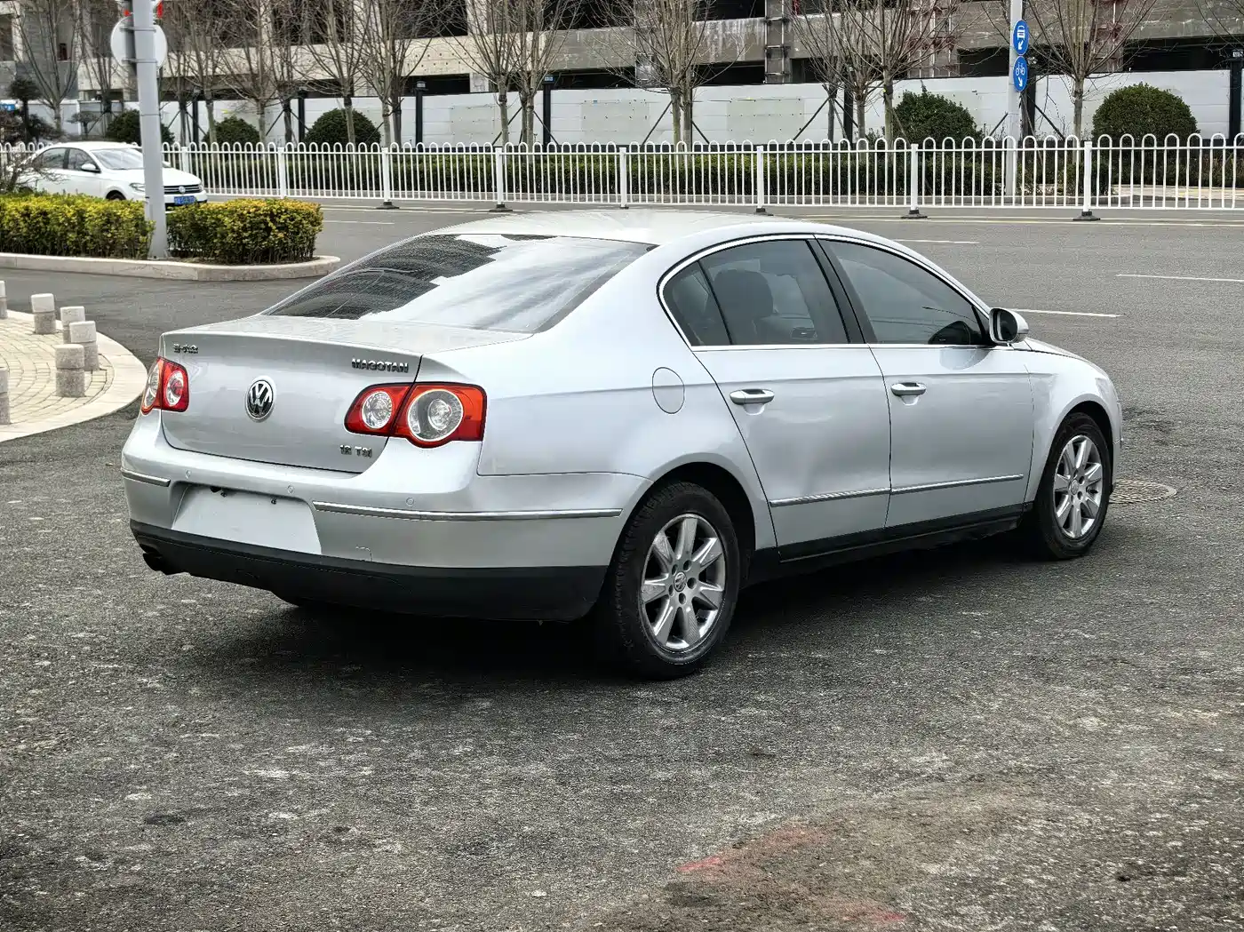 Volkswagen Magotan 2009 1.8TSI DSG Luxury фото 4
