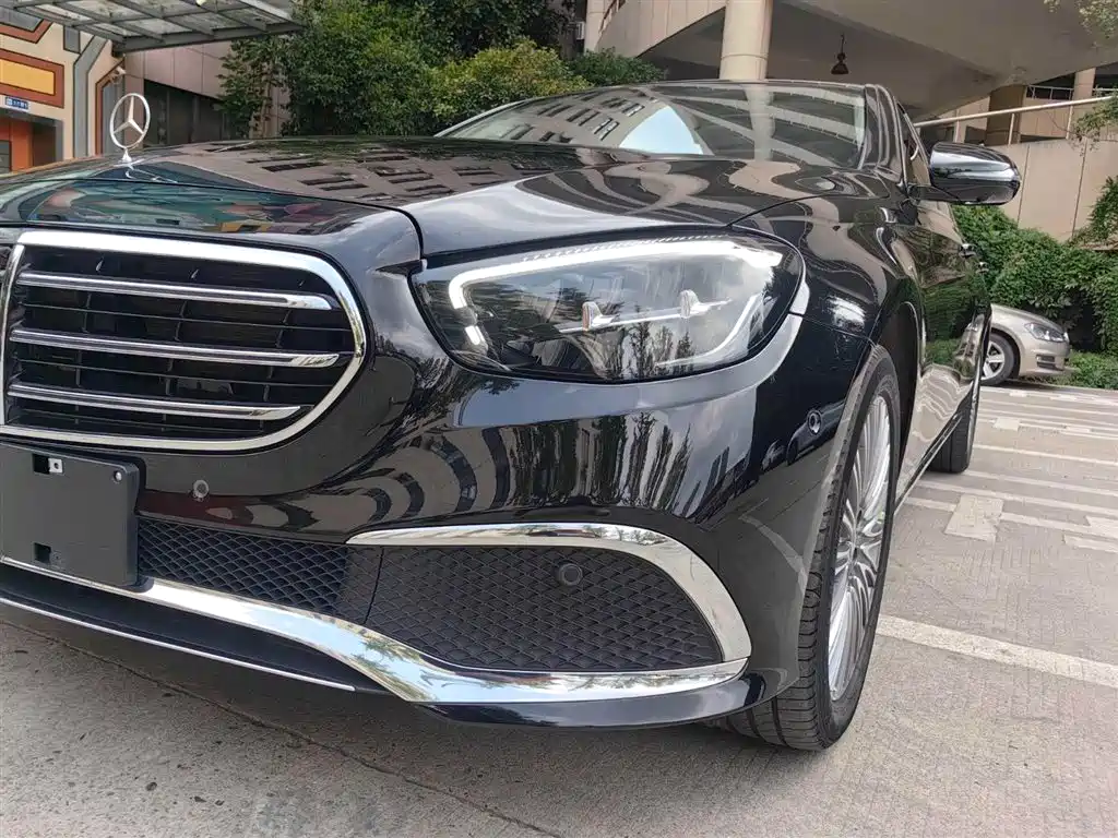 Mercedes-Benz E-Class 2023 E 300 L Fashion фото 6