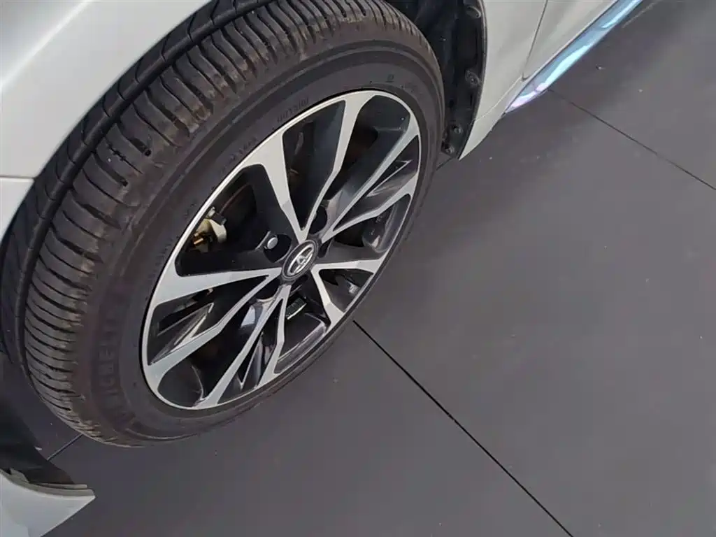 Toyota Levin 2021 Dual Engine 1.8H E-CVT Sport фото 22