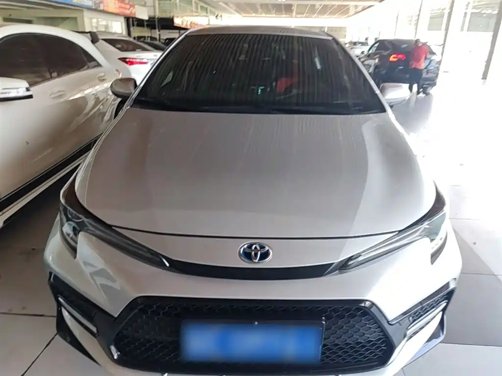 Toyota Levin 2021 Dual Engine 1.8H E-CVT Sport фото 3