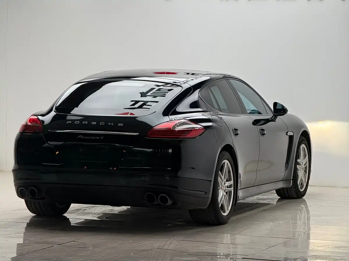 Porsche Panamera 2010 Panamera 4 3.6L фото 35