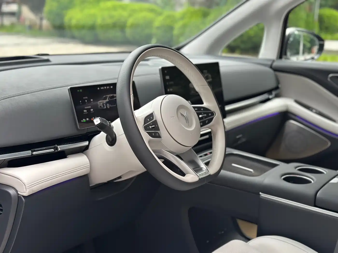 Voyah Auto Voyah Dreamer 2025 PHEV AWD Flagship Qian Kun Edition фото 9