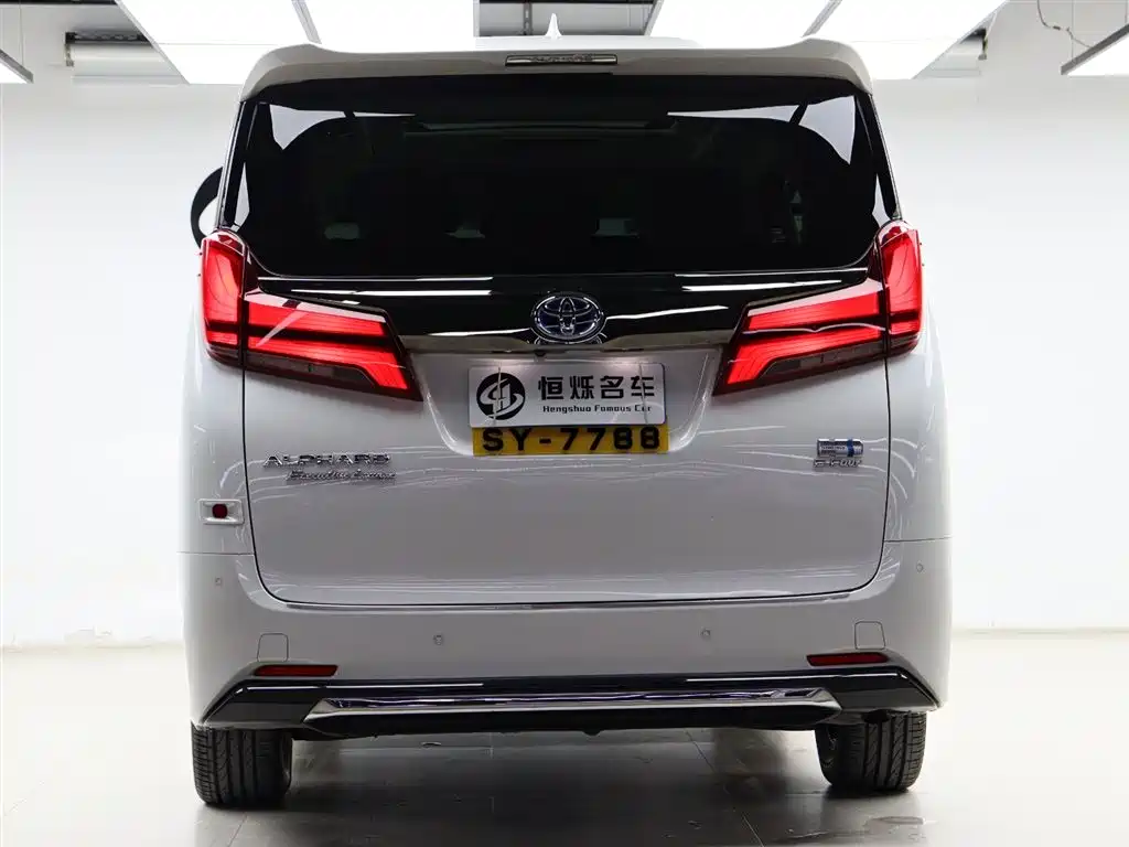 Toyota Alphard 2023 Dual Hybrid 2.5L Ultimate Gold Edition фото 28