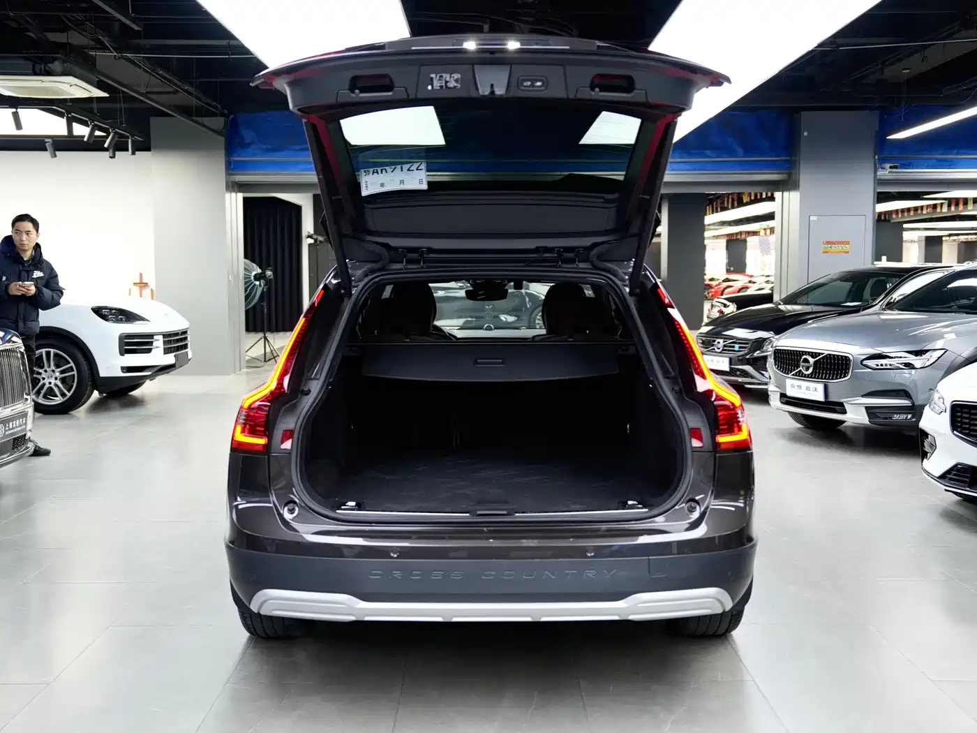 Volvo V90 2023 2024 Cross Country B5 AWD Wisdom Edition