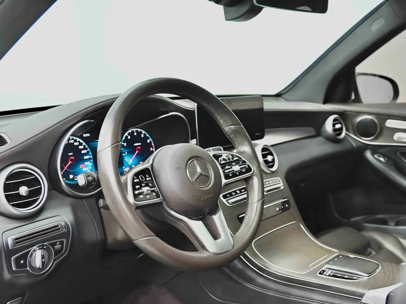 Mercedes-Benz GLC 2020 GLC 300 L 4MATIC Dynamic фото 24