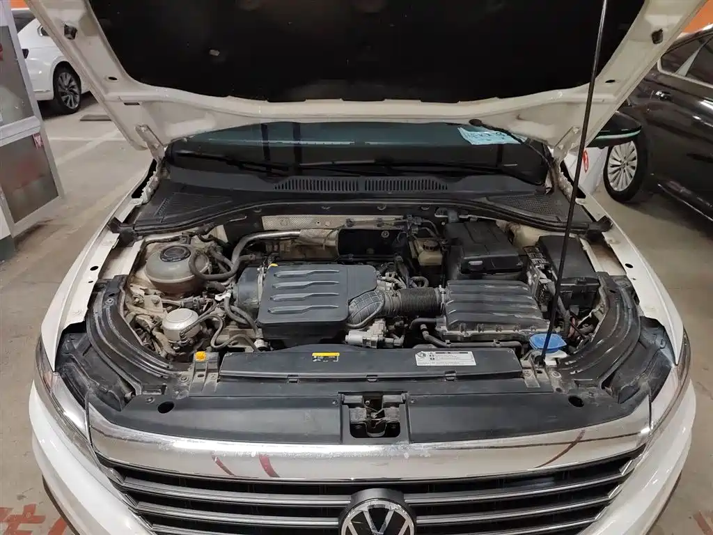 Volkswagen Lavida 2021 1.5L Auto Comfort Edition фото 16
