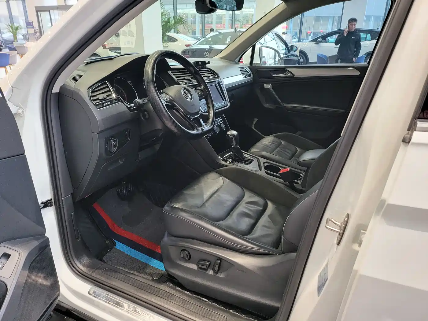 Volkswagen Tiguan L 2019 330TSI Automatic 2WD Smart Luxury Edition China VI фото 9