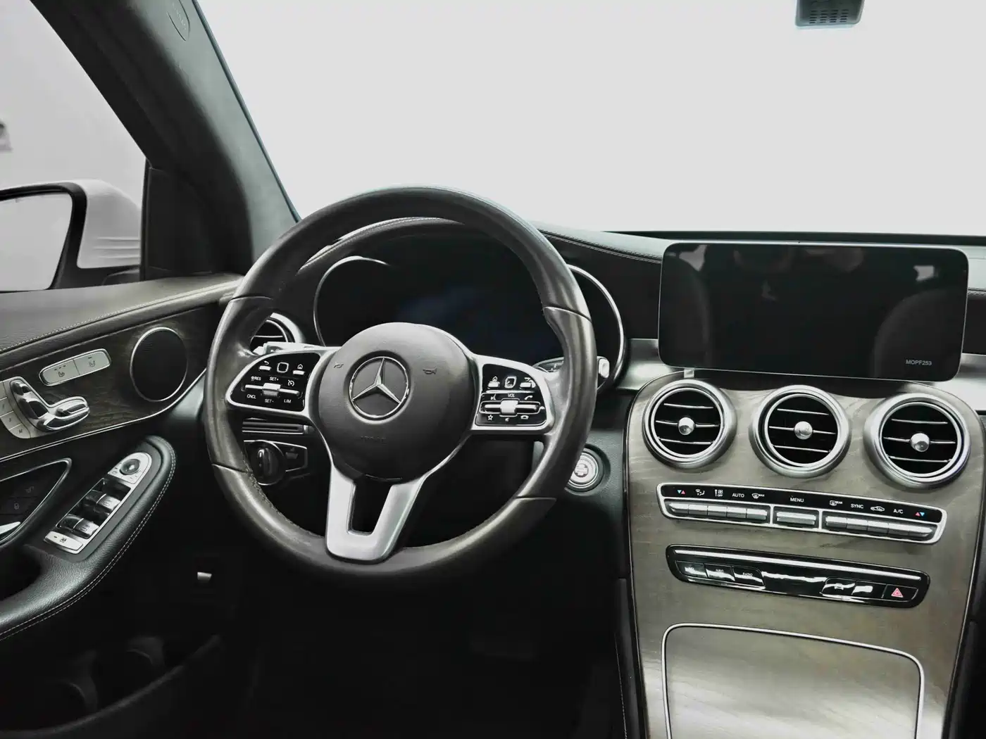 Mercedes-Benz GLC 2020 GLC 300 L 4MATIC Dynamic фото 32