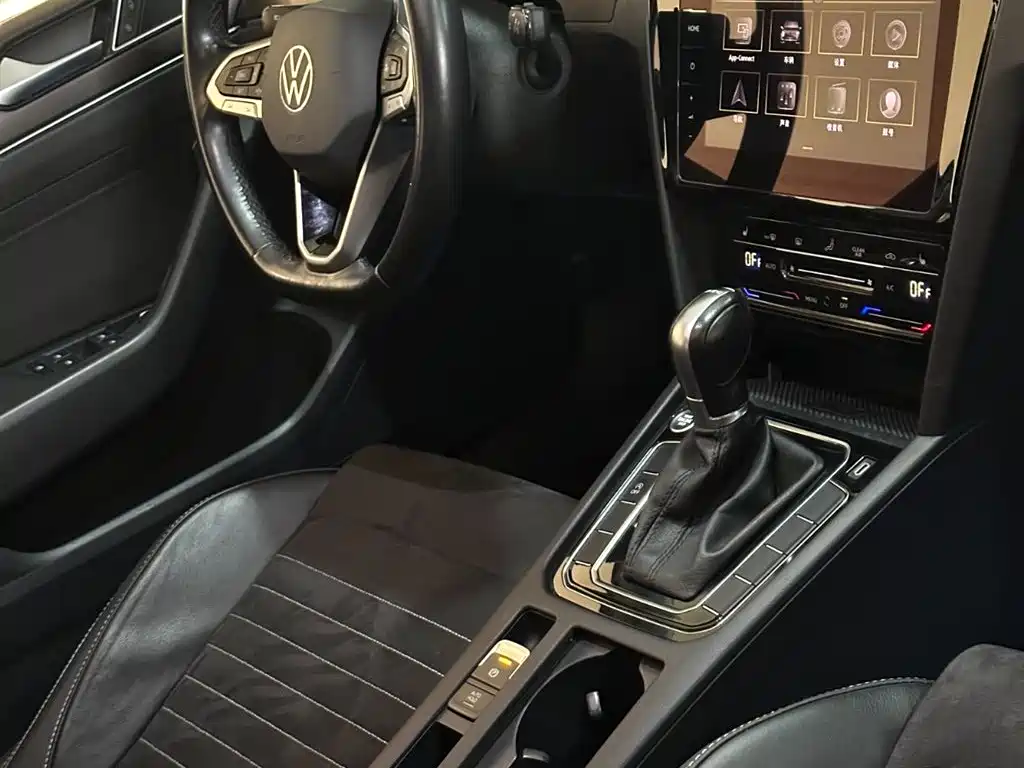 Volkswagen Magotan 2020 330TSI DSG Luxury фото 22