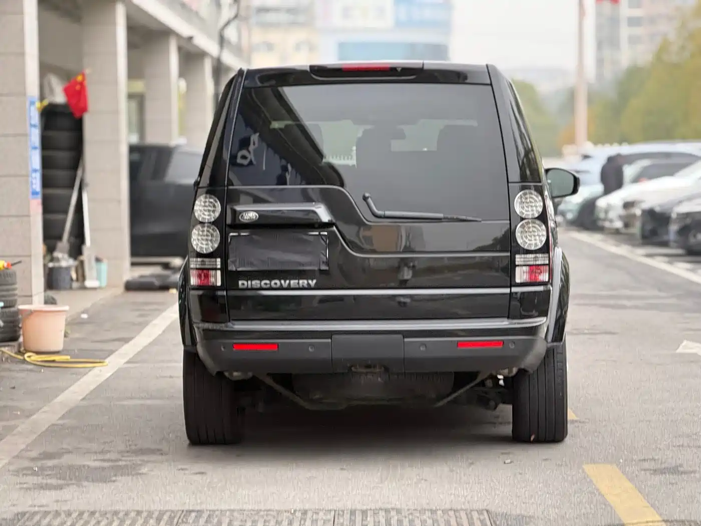 Land Rover Discovery 2015 3.0 SC V6 SE фото 10