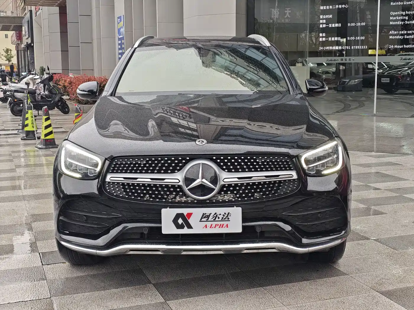 MERCEDES-BENZ GLC