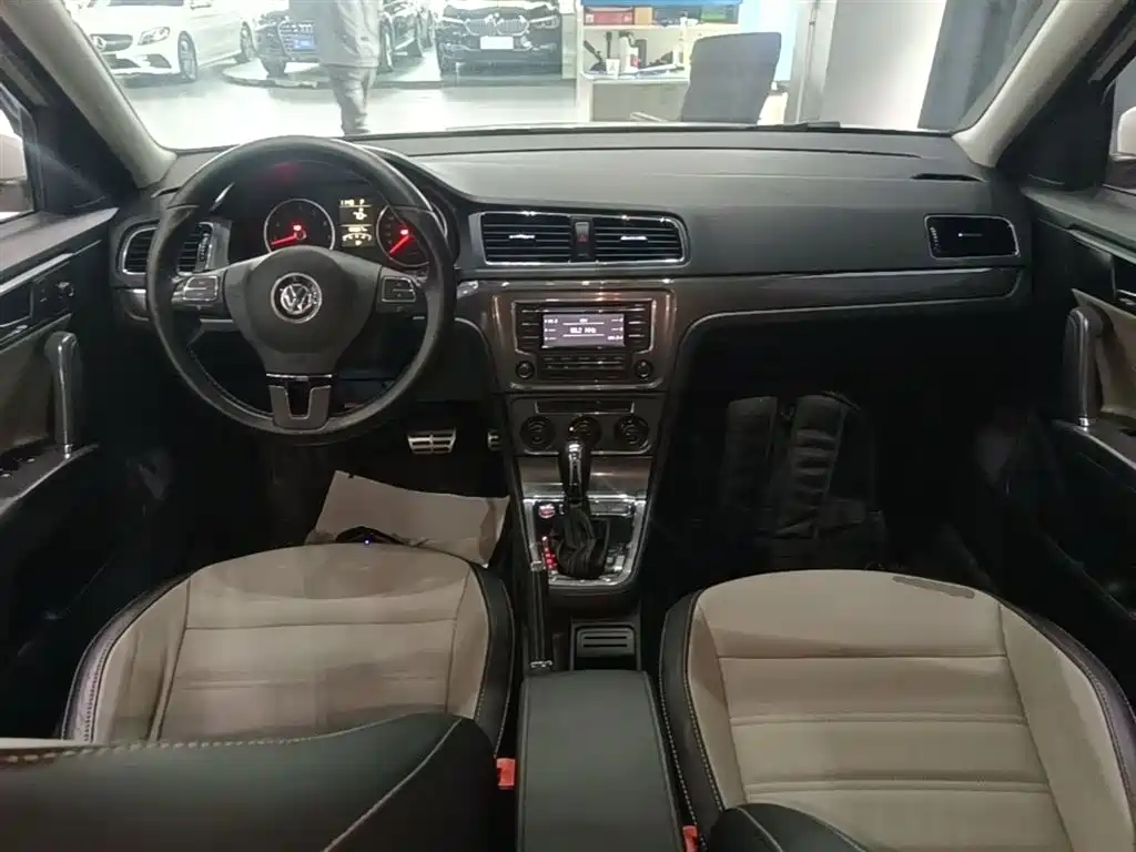 Volkswagen Gran Lavida 2014 1.6L Auto фото 10