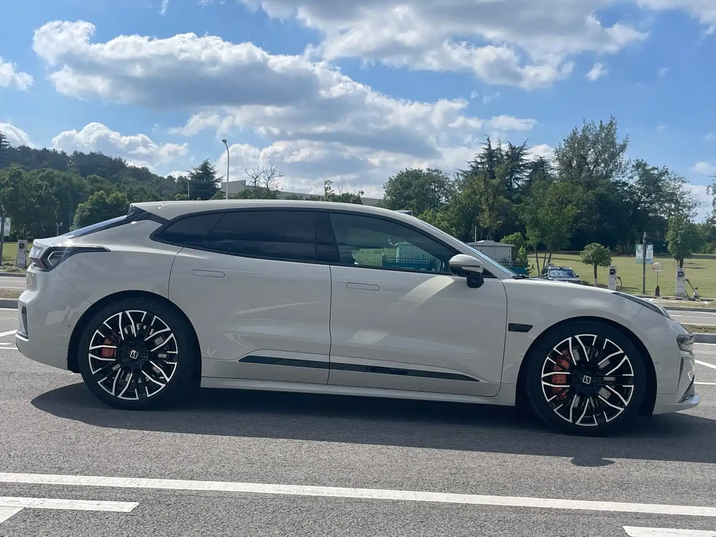 ZEEKR EXTREME KRYPTON 001