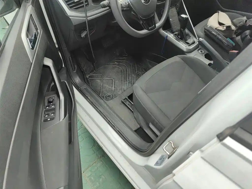 Volkswagen Polo 2023 Facelift Plus 1.5L Auto Joyful Living Edition фото 16