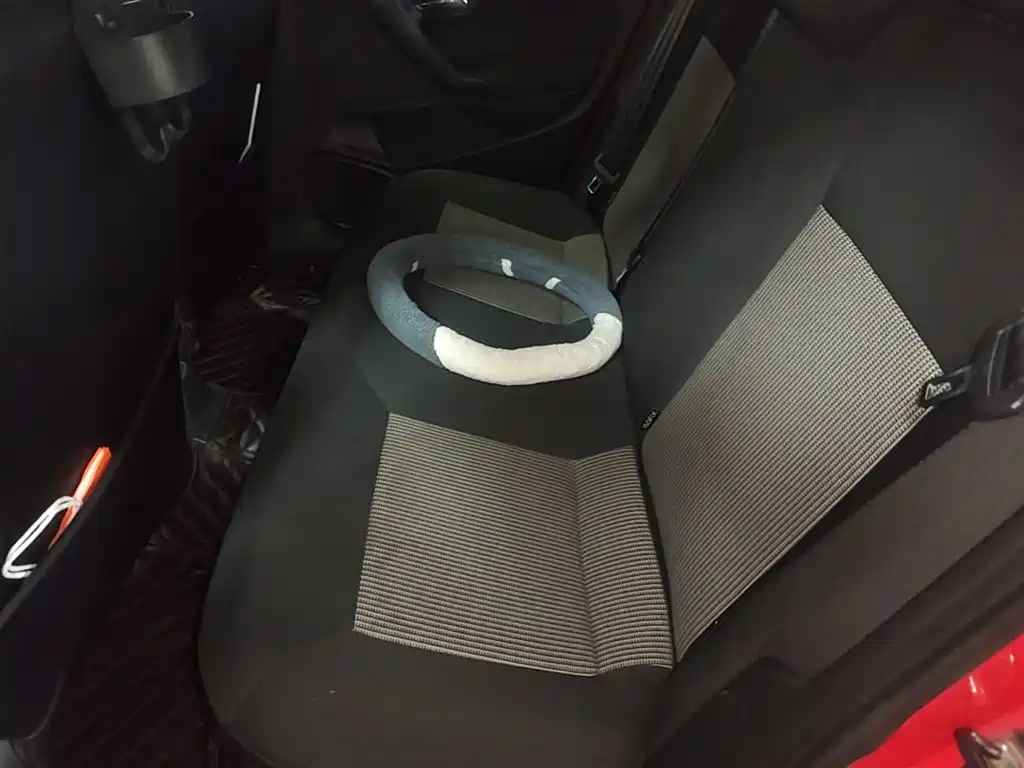 Volkswagen Polo 2016 1.4L Automatic Trend фото 21