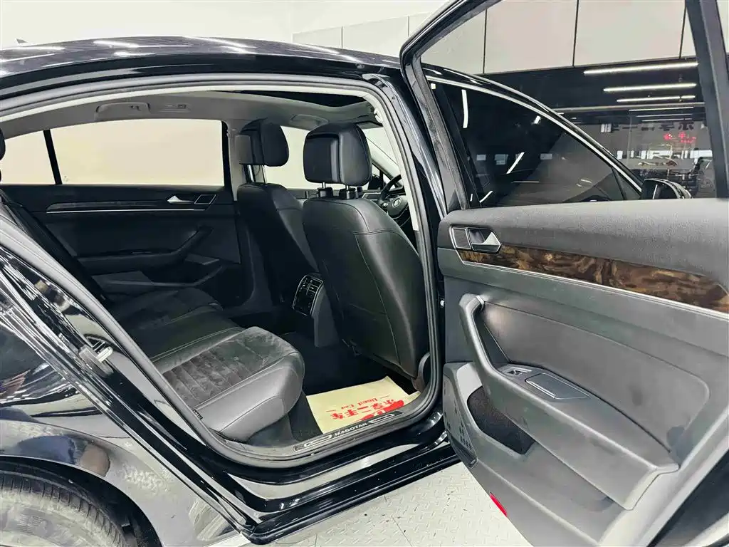 Volkswagen Magotan 2017 380TSI DSG Luxury фото 25
