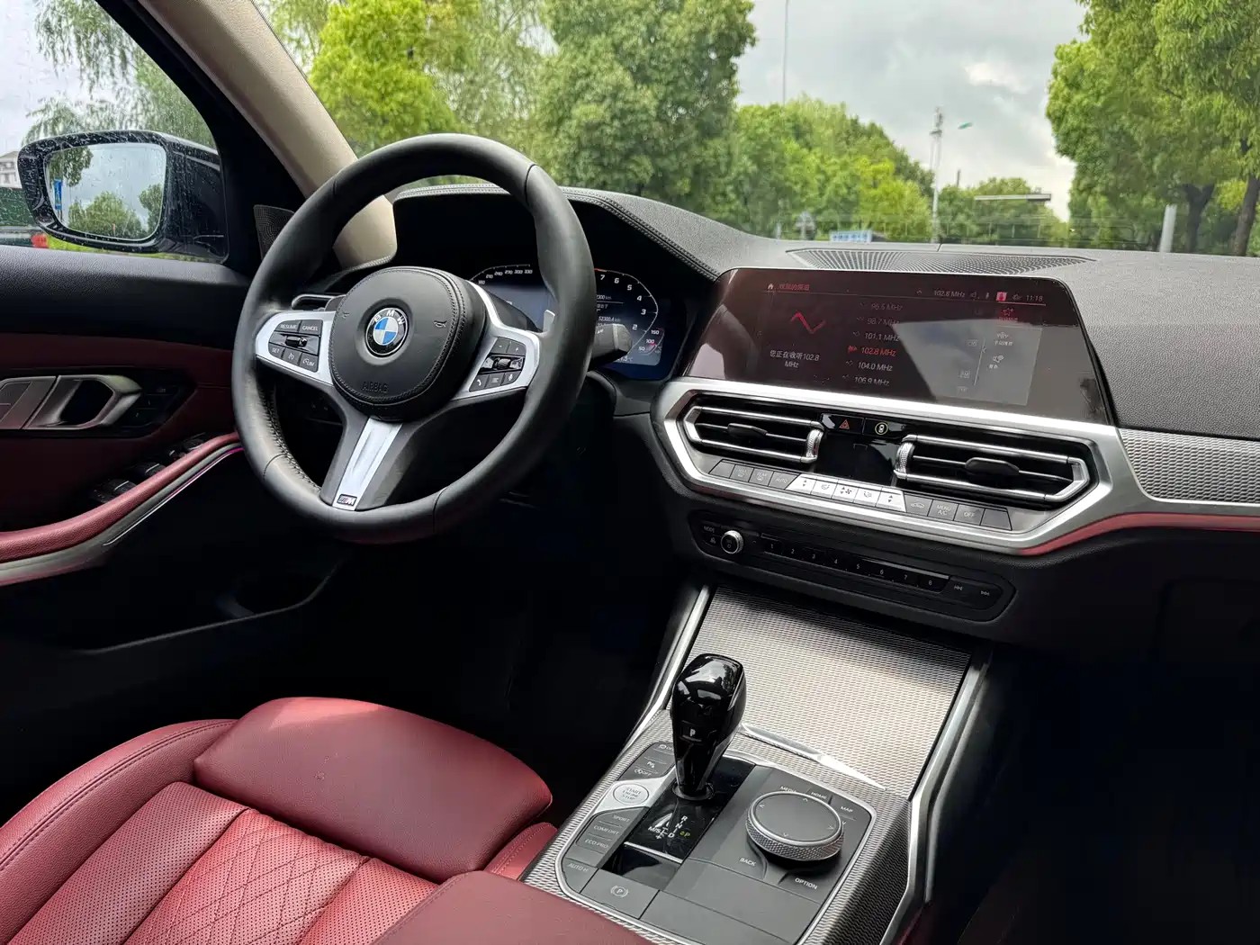 BMW 3 Series 2022 330i M Sport Shadow Edition фото 15