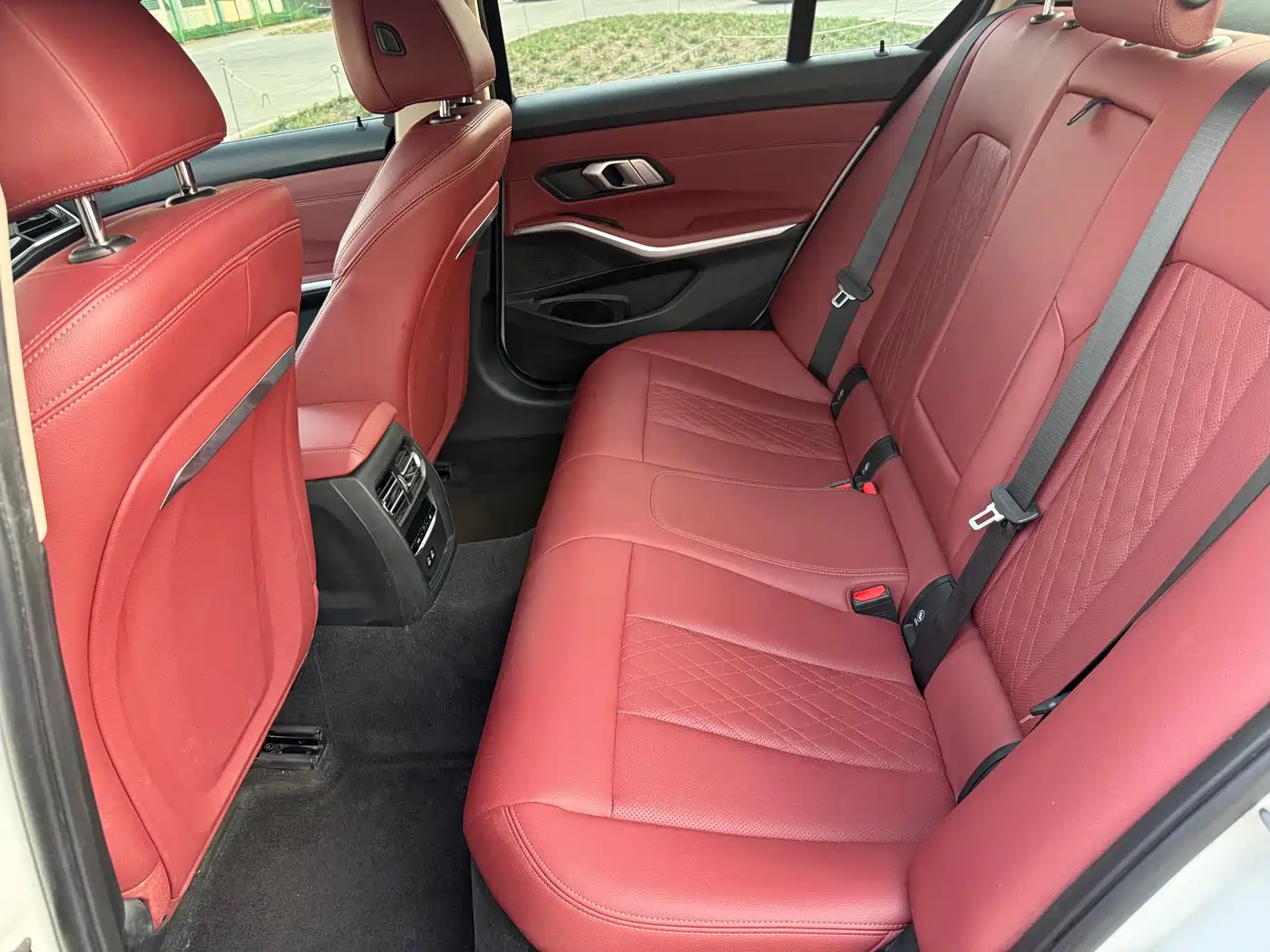 BMW 3 Series 2024 320i M Sport Package фото 13