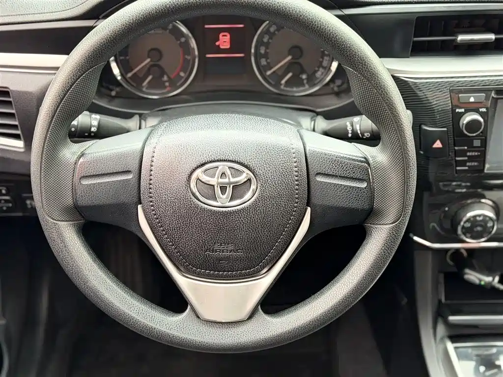 Toyota Corolla 2016 1.6L CVT GL-i Cool Edition фото 7