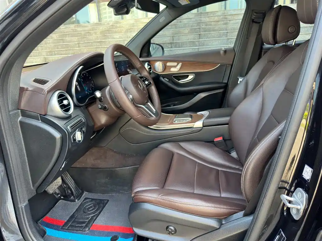 Mercedes-Benz GLC 2021 GLC 300 L 4MATIC Sporty фото 9
