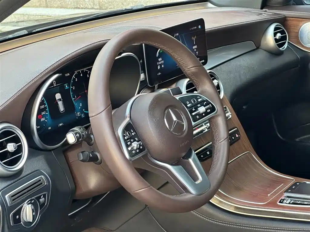 Mercedes-Benz GLC 2021 GLC 300 L 4MATIC Sporty фото 27