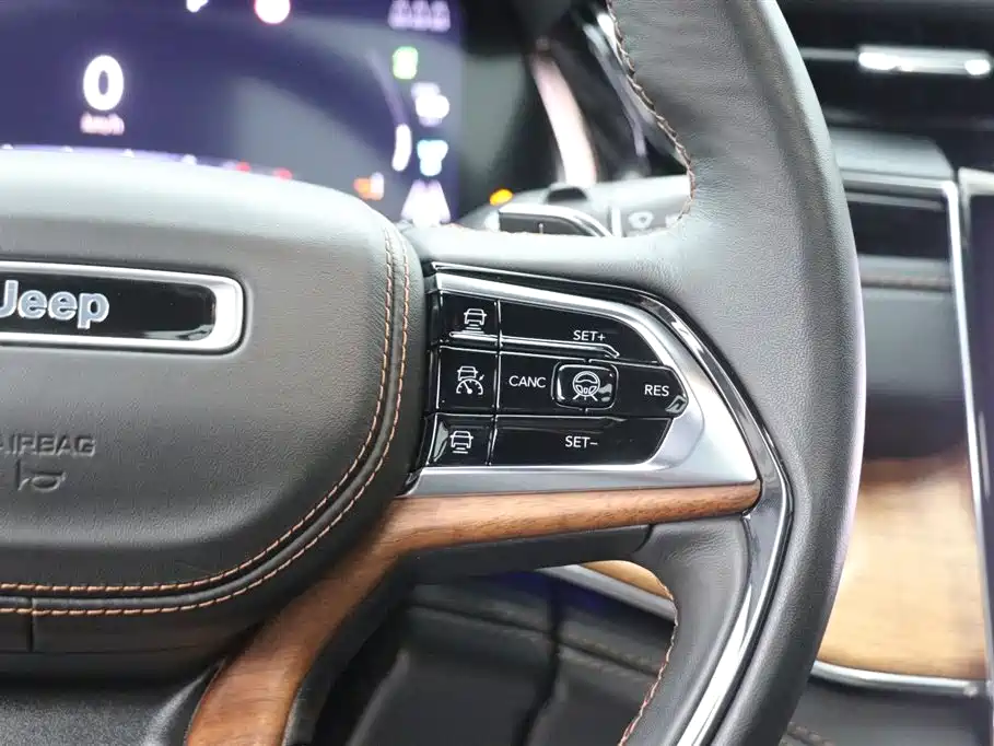 JEEP GRAND CHEROKEE 4XE (IMPORTED)