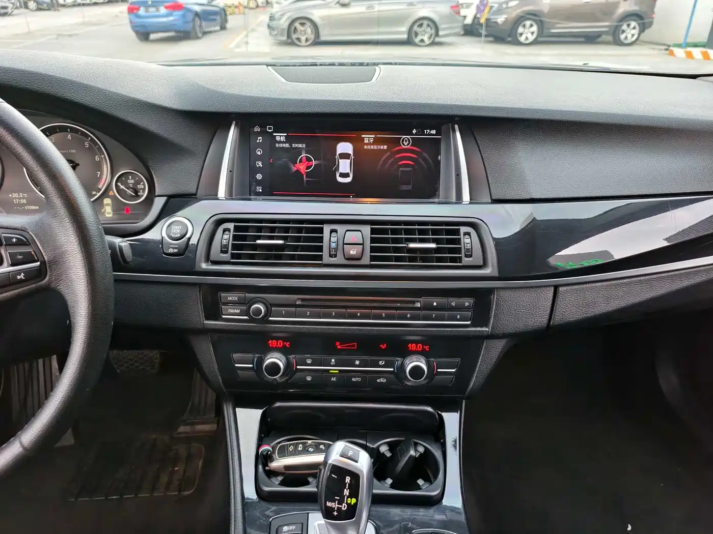 BMW 5 Series 2013 520Li Elegance фото 14