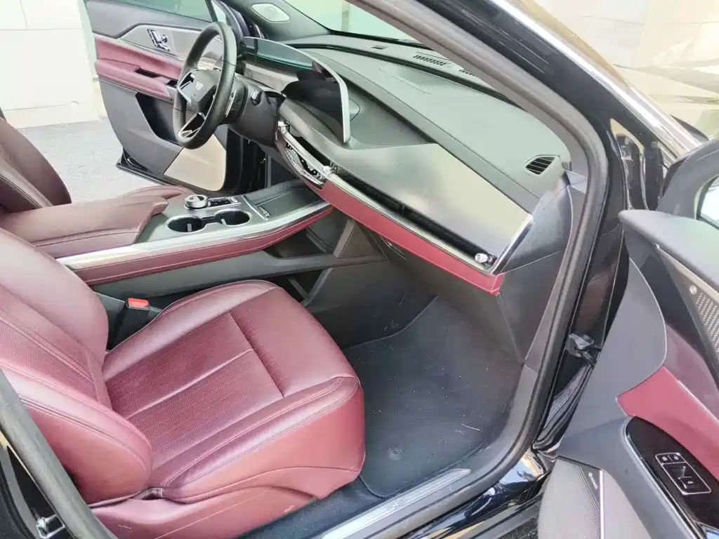 Cadillac XT5 2025 2025 Model 2.0T Platinum