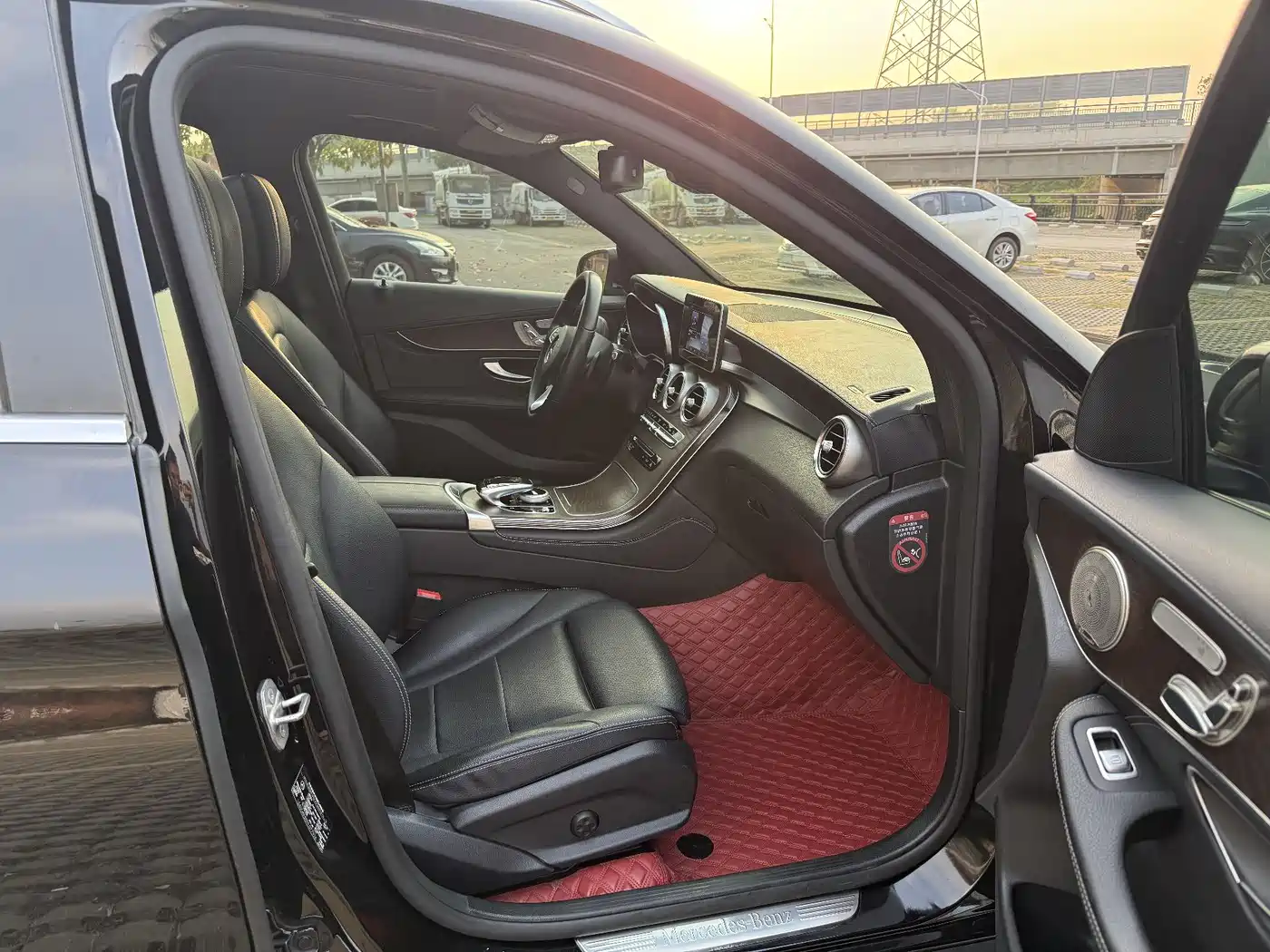Mercedes-Benz GLC 2017 GLC 300 4MATIC Dynamic фото 12