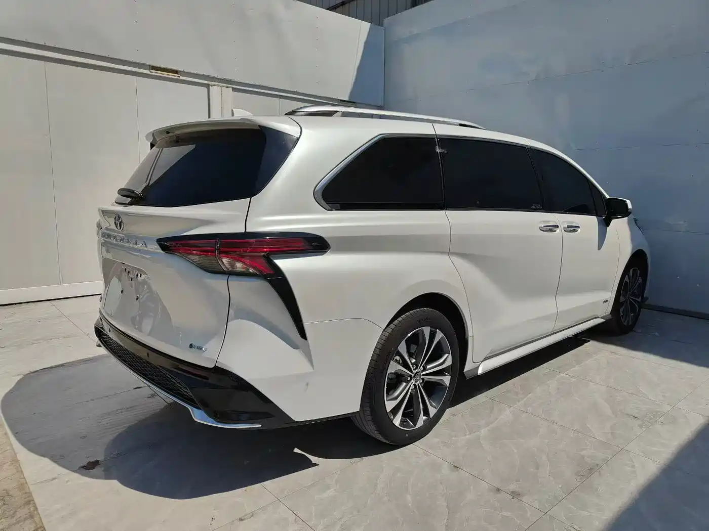 Toyota Granvia 2024 2.5L Hybrid Premium PLUS фото 7