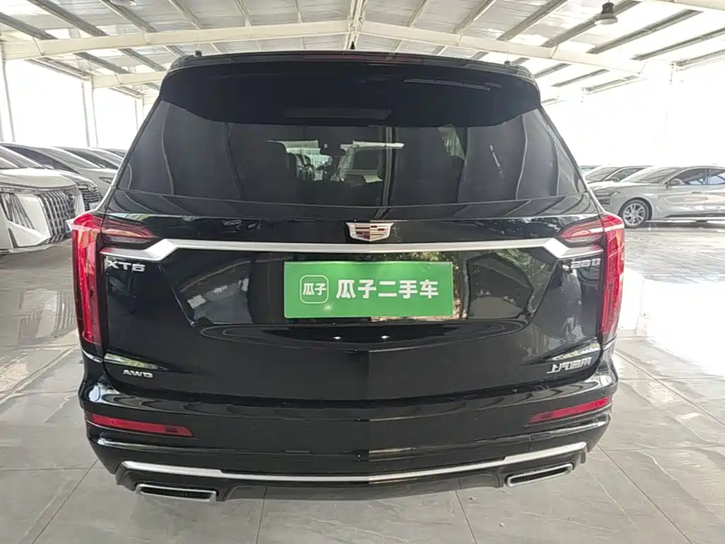 CADILLAC XT6