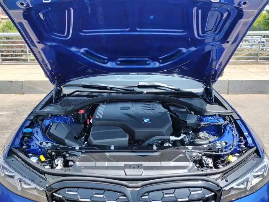 BMW 3 Series 2023 320i M Sport Package фото 14