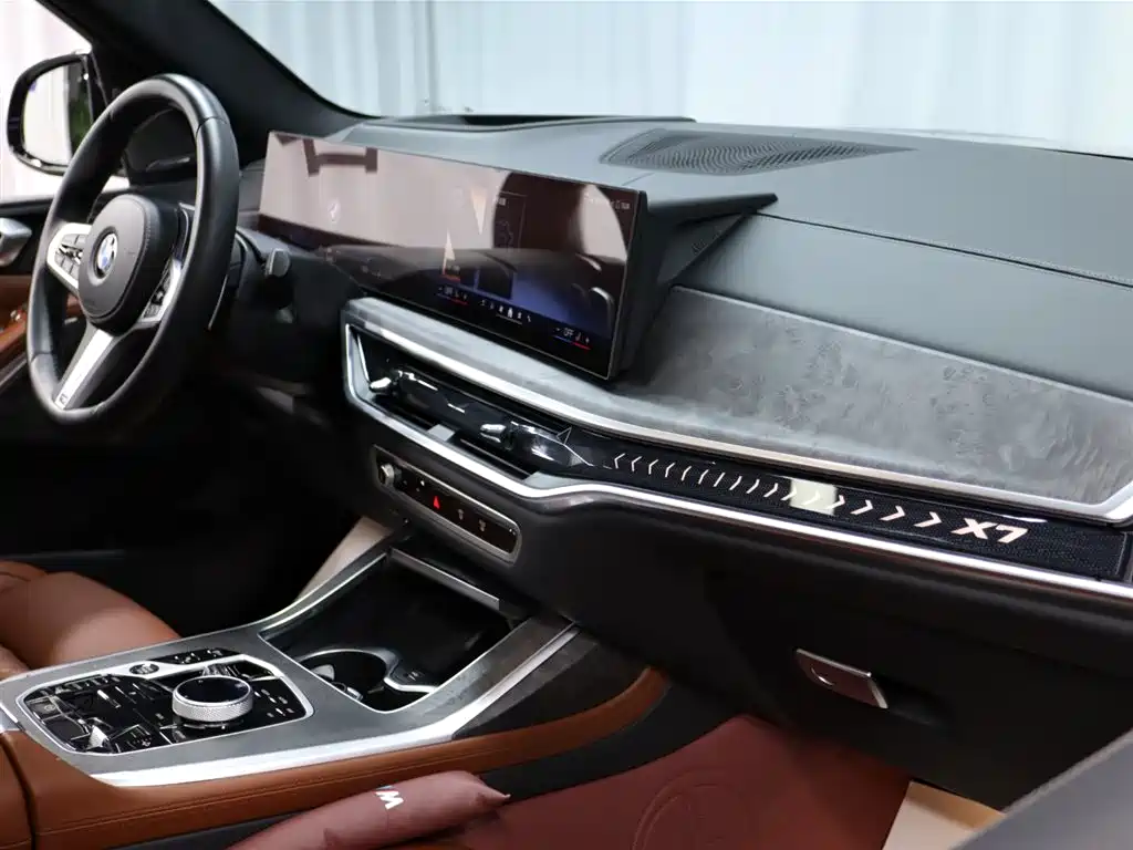 BMW X7 2023 xDrive40i Exclusive M Sport Package фото 18