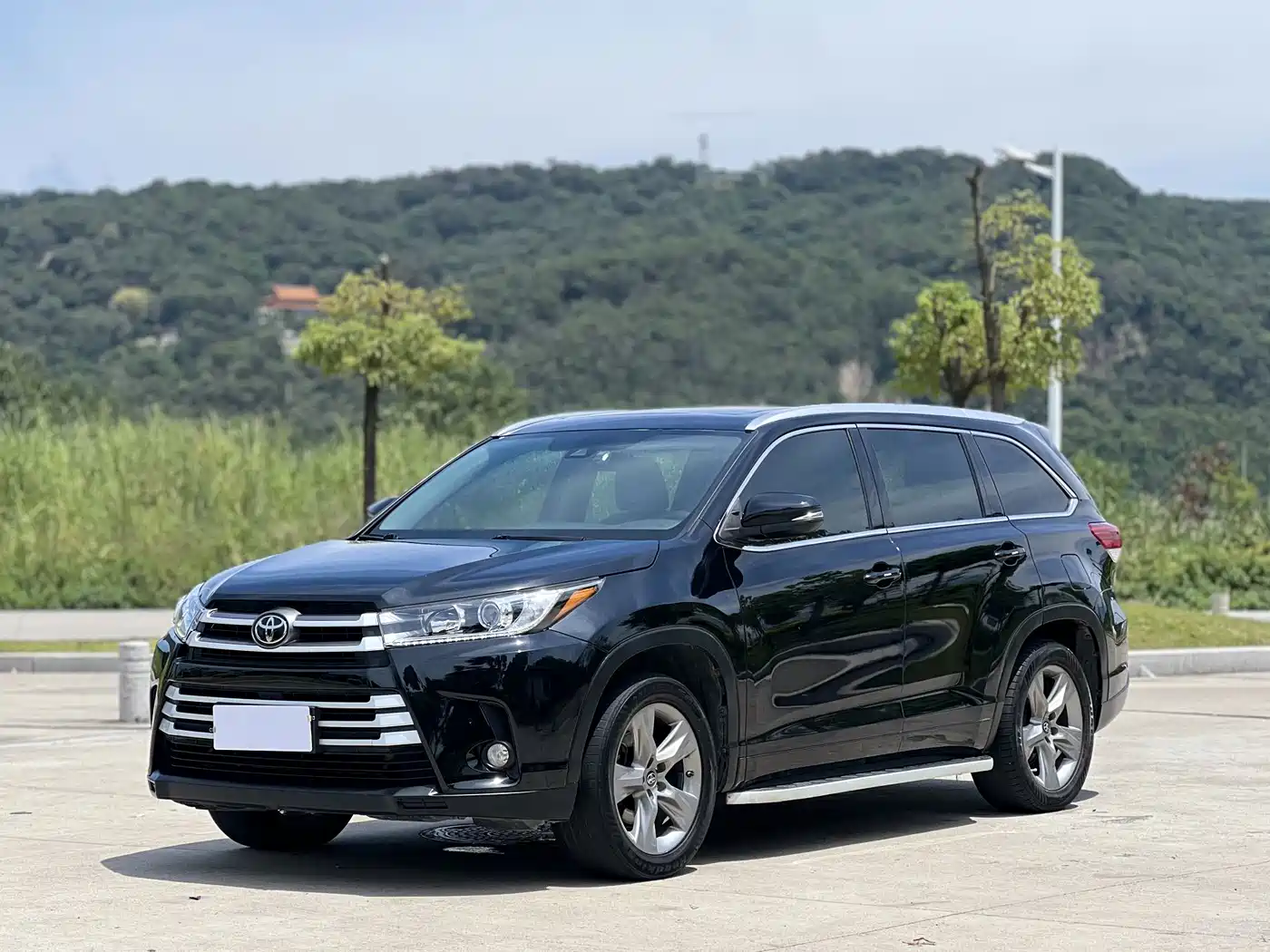 Фото 1 - Toyota Highlander