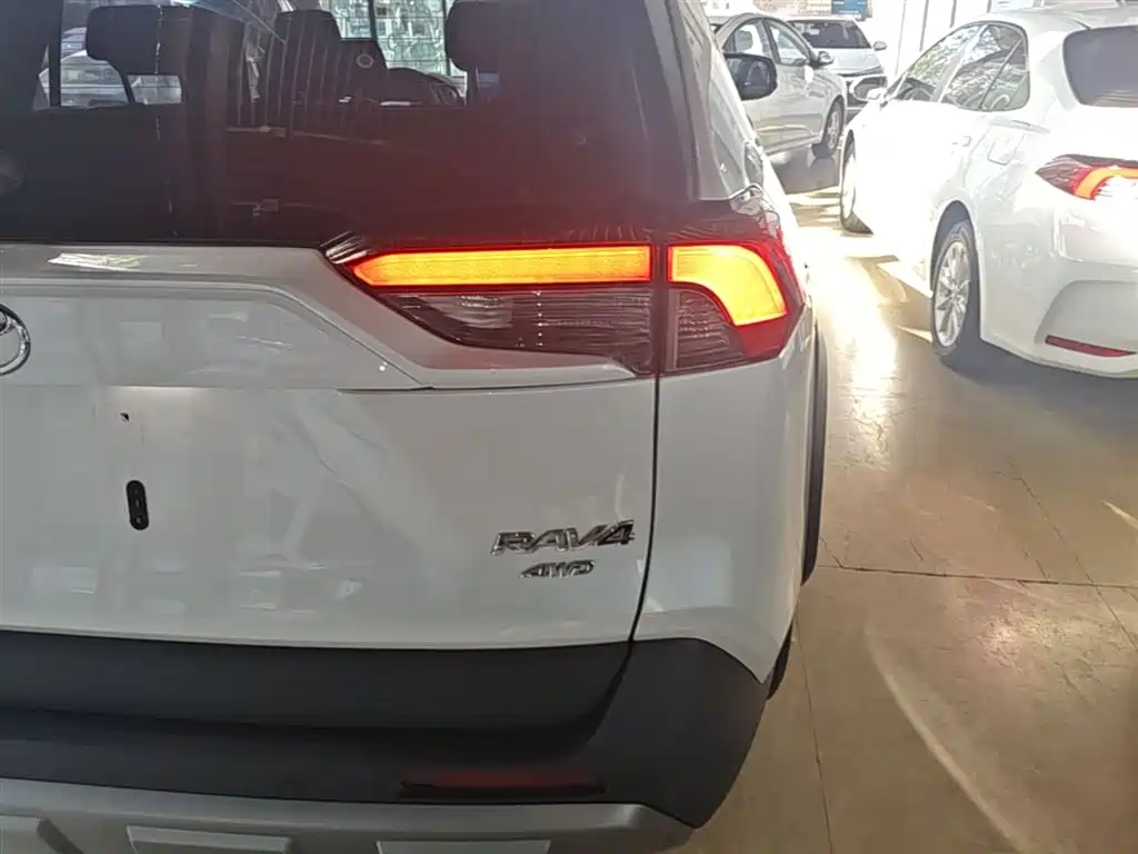 Toyota RAV4 Rongfang 2022 2.0L CVT 4WD Trend Plus Edition фото 24