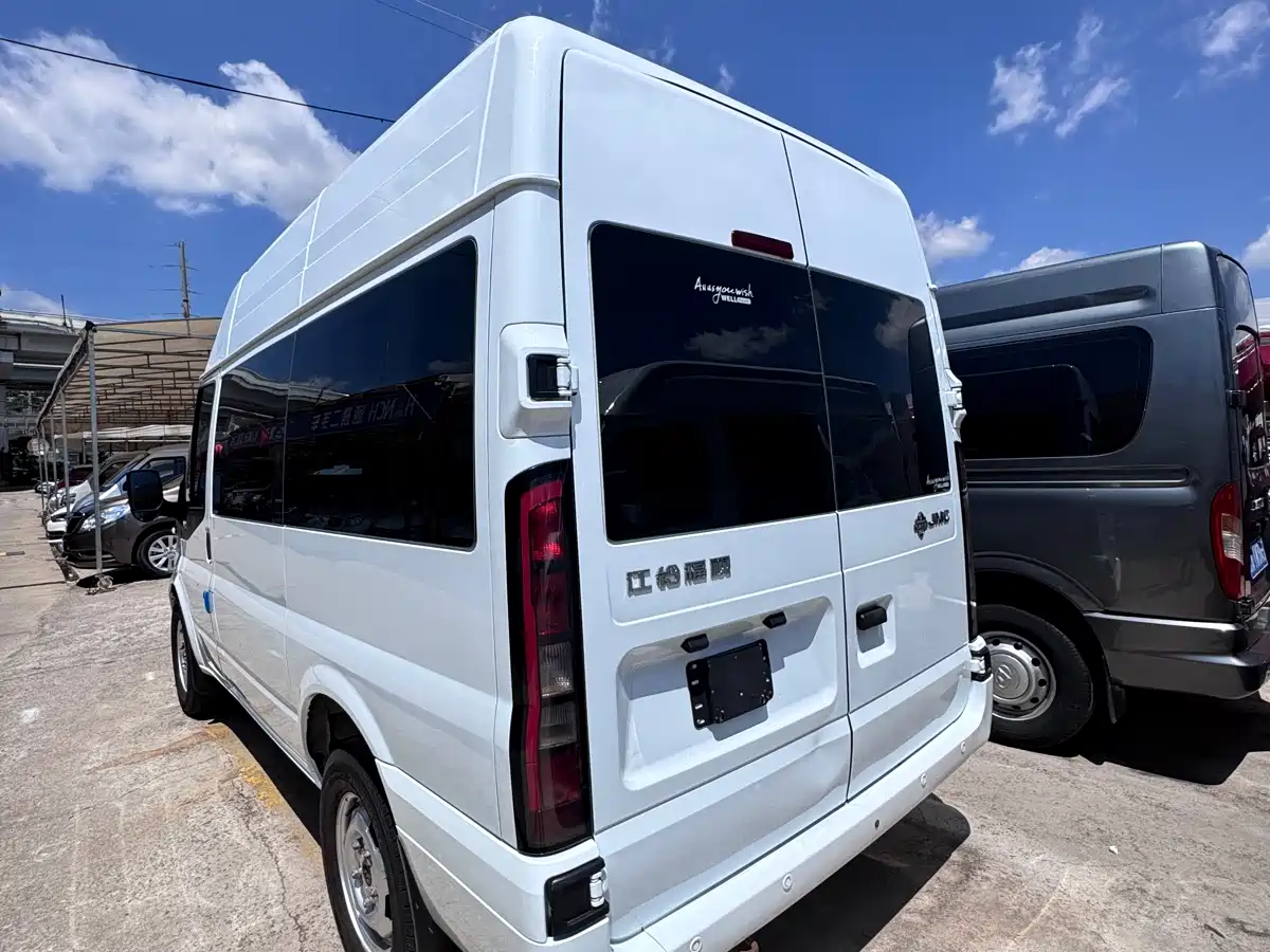 Jiangling JMC Fushun 2023 2023 2.0T Manual Short Wheelbase Medium Roof Commercial Multi-Purpose Vehicle 6-Seater