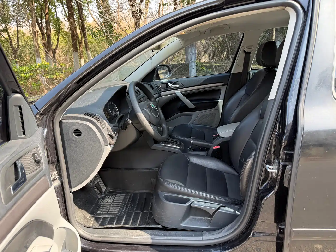 Škoda Octavia 2013 1.6L Automatic Elite Edition фото 7