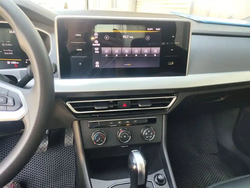 Volkswagen Lavida 2024 Model 1.5L Automatic Delight Edition фото 13