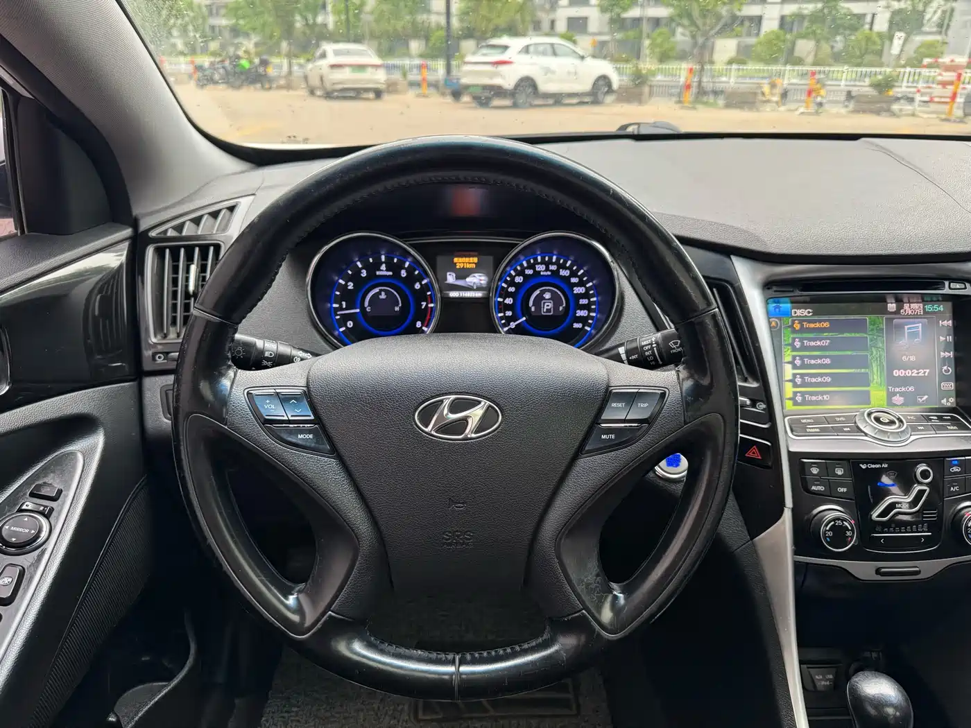 Hyundai Sonata 2014 2.0L Automatic Luxury фото 12