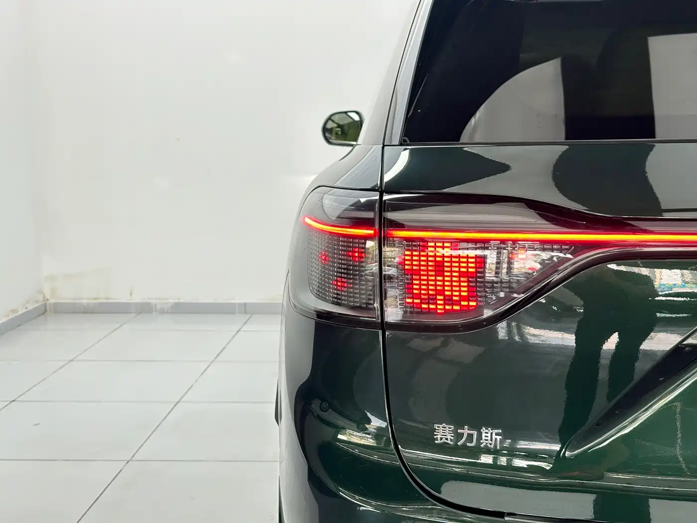 AITO Wenjie AITO M9 2024 Range Extender Ultra 52kWh 6-seater фото 11