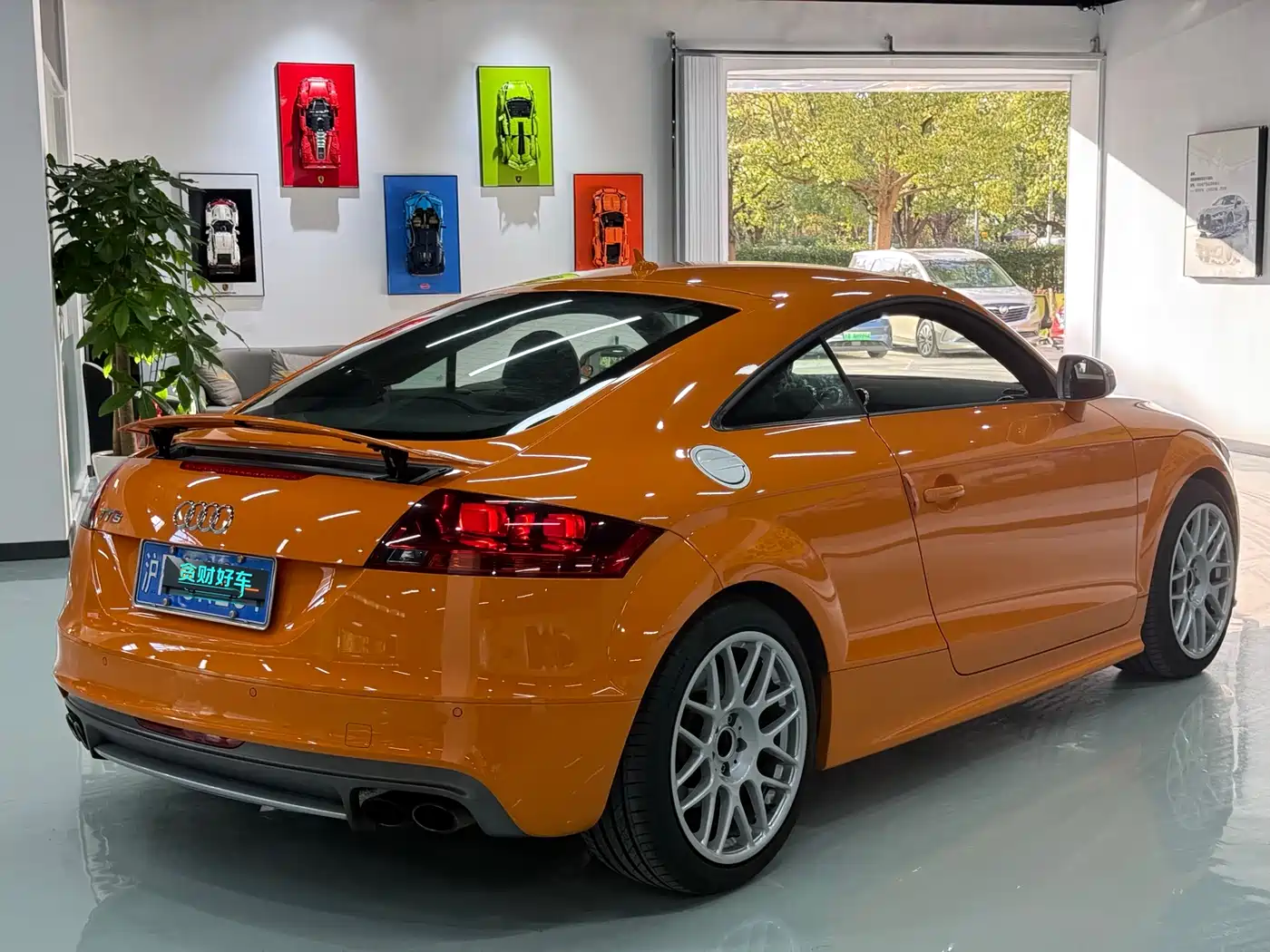 Audi TTS 2011 Model TTS Coupe 2.0TFSI quattro фото 12