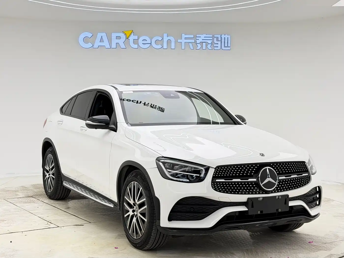 Mercedes-Benz GLC Coupe 2020 GLC 300 4MATIC Coupe SUV фото 3