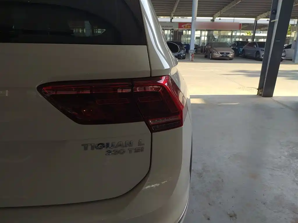 Volkswagen Tiguan L 2020 330TSI Auto 2WD R-Line Flagship China VI фото 8