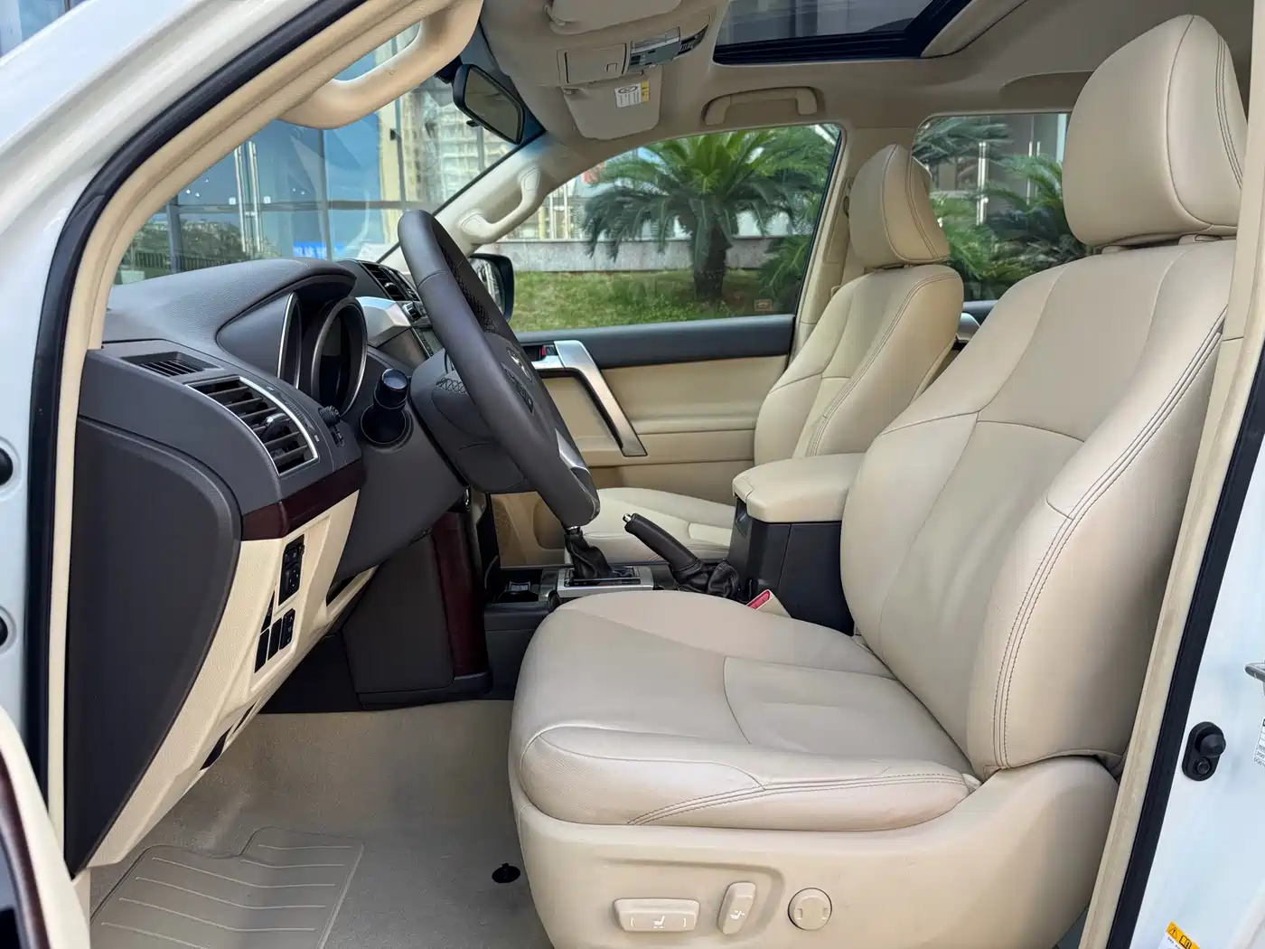 Toyota Prado 2016 3.5L Auto TX-L фото 3